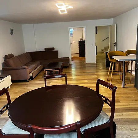 Geraeumige Auch Familienfreundlich Bis 4 Personen Colonia