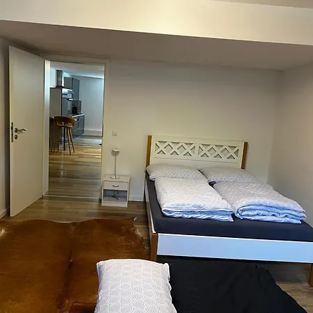 Geraeumige Auch Familienfreundlich Bis 4 Personen * Colonia