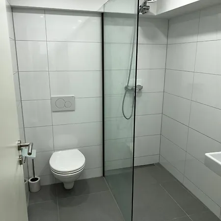 Apartment Geraeumige Auch Familienfreundlich Bis 4 Personen *