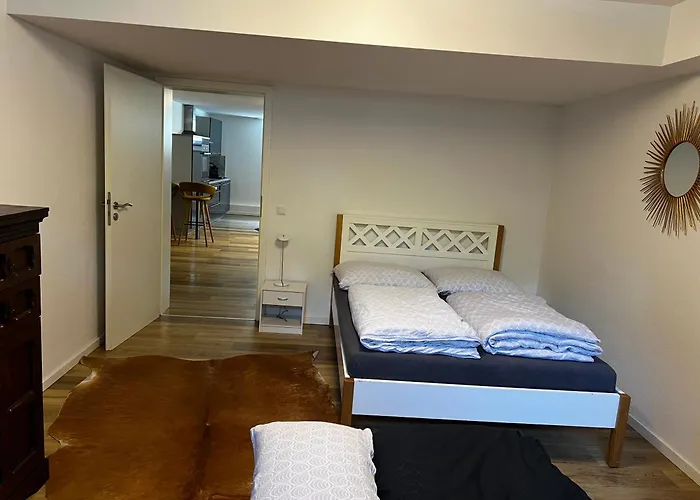 Geraeumige Auch Familienfreundlich Bis 4 Personen * Keulen