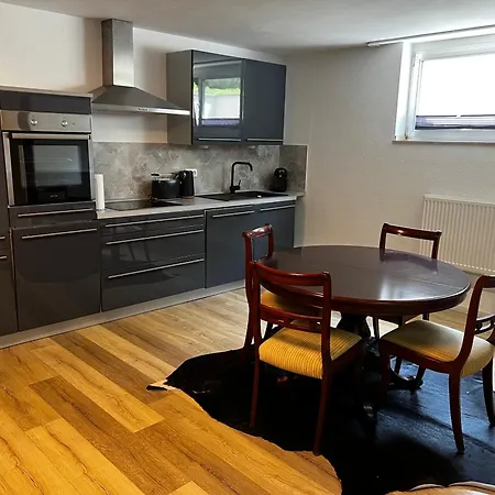 Geräumige Auch Familienfreundlich Bis 4 Personen Apartment Köln