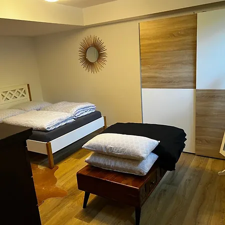 Geräumige Auch Familienfreundlich Bis 4 Personen Apartment Köln